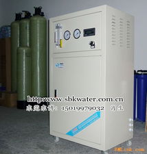 供應(yīng)去離子純水機(jī)與反滲透純水設(shè)備 小型飲水機(jī)解析